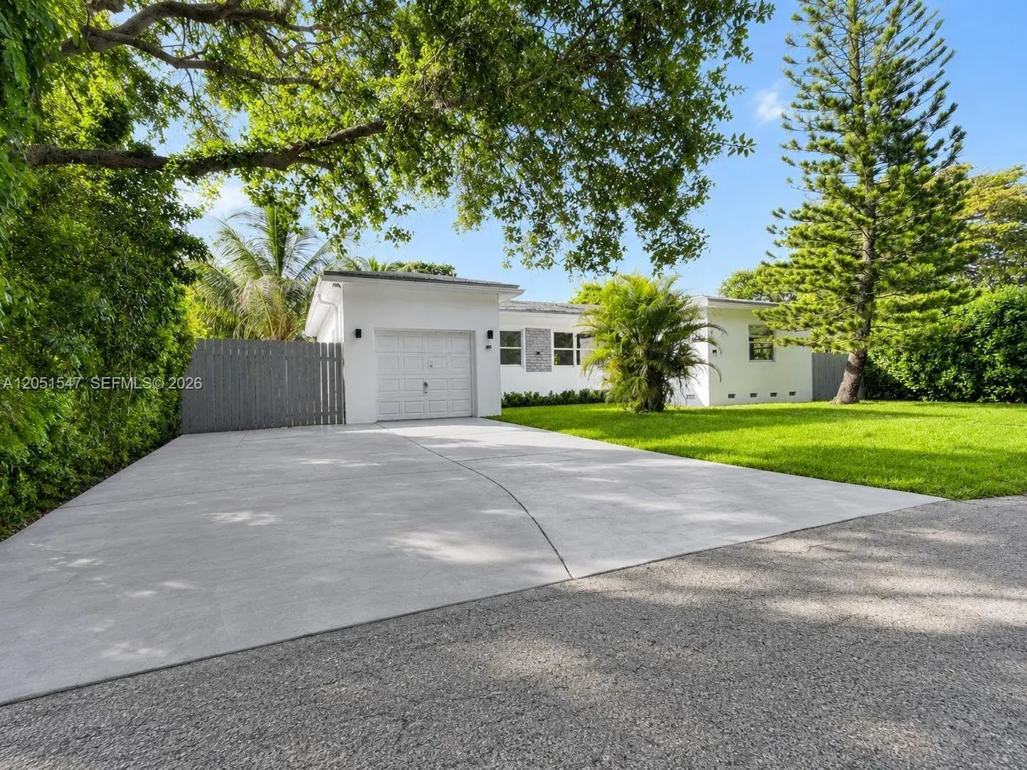 859 NE 115th St, Biscayne Park FL 33161