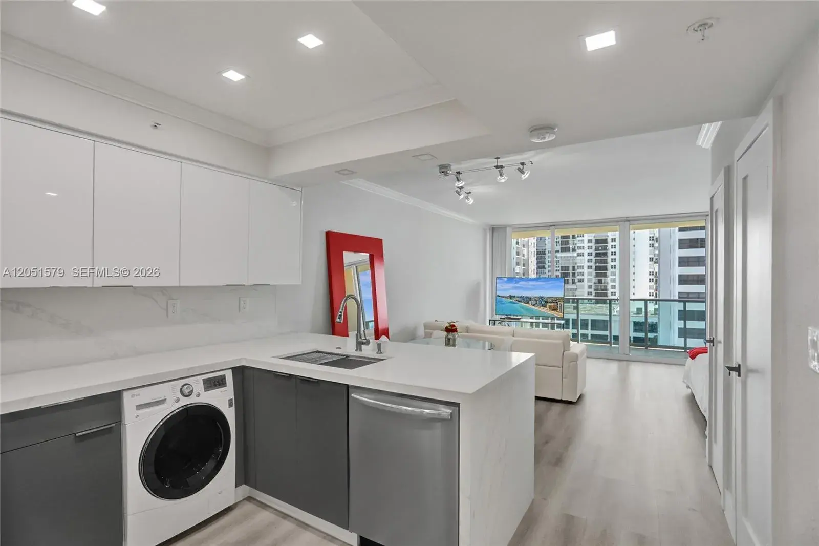 1 bath Residential Lease for rent at 2501 S Ocean Dr, Hollywood FL 33019