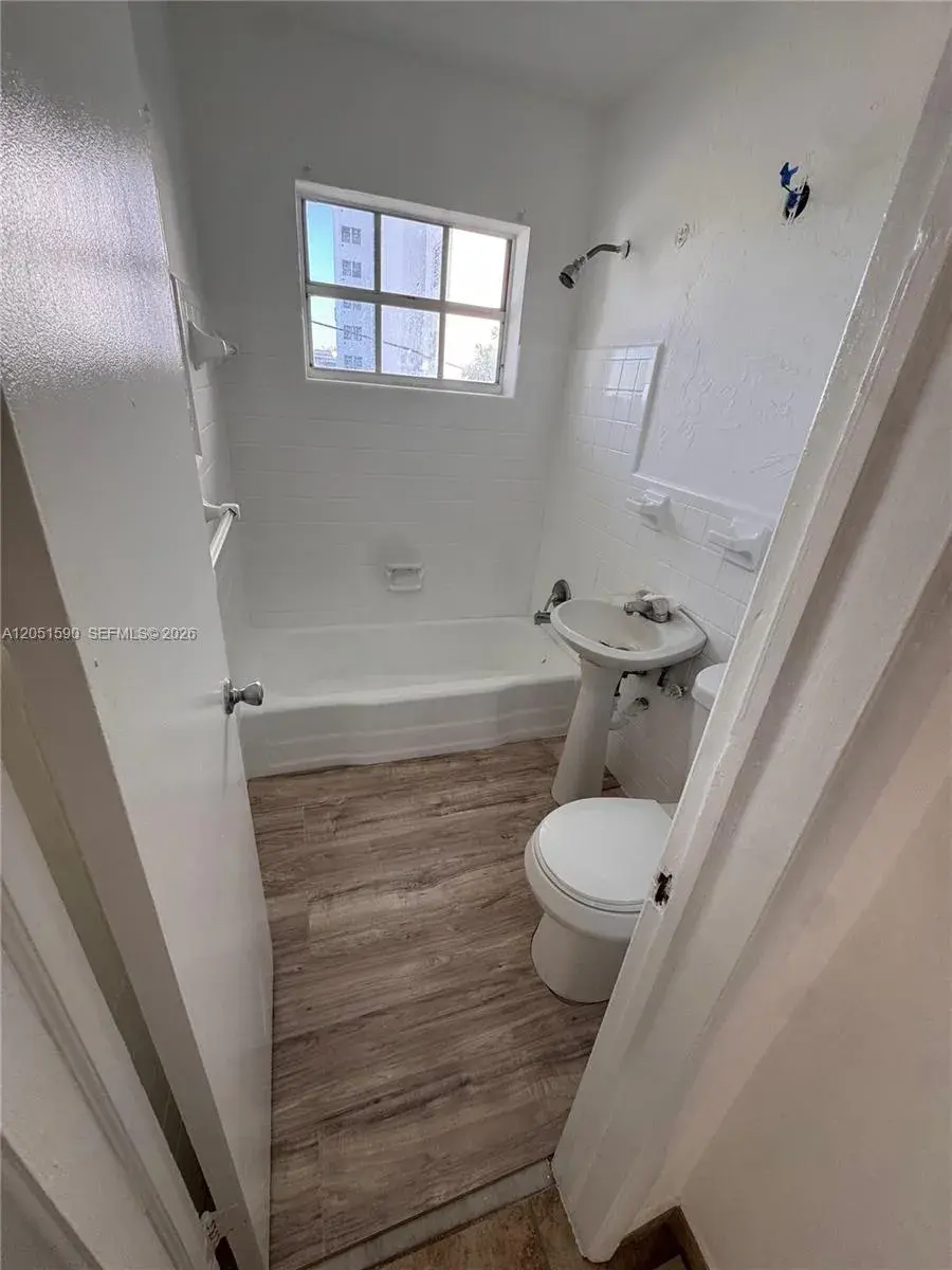 7800 Byron Ave, Miami Beach FL 33141