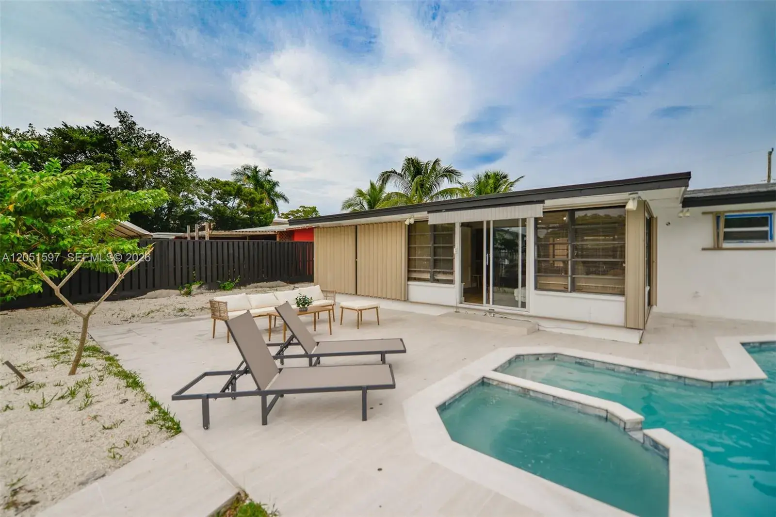 2443 Tortugas Ln, Fort Lauderdale FL 33312