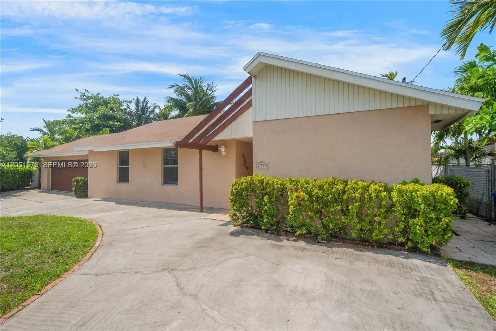 2917 Mckinley St, Hollywood FL 33020