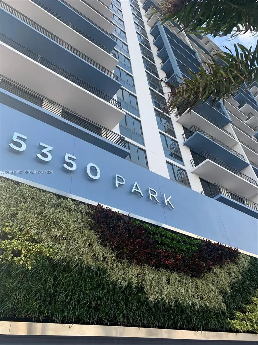2 bedroom 2 bath Residential for sale at 5350 NW 84th Ave # 706, Doral FL 33166