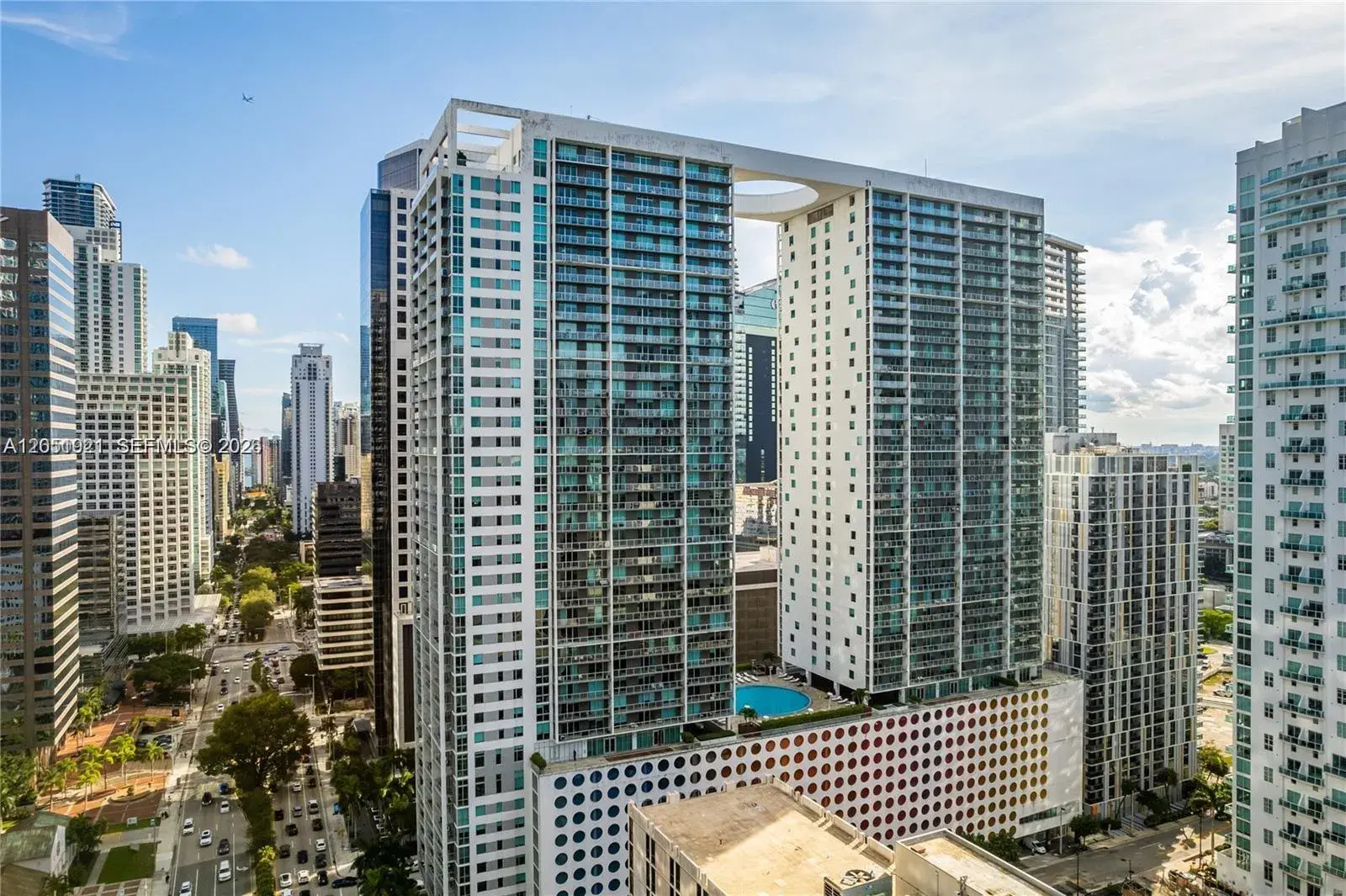 2 bedroom 2 bath Residential Lease for rent at 55 SE 6th St # 2001, Miami FL 33131