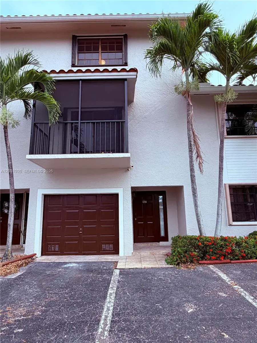 9850 Hammocks Blvd # 107, Miami FL 33196
