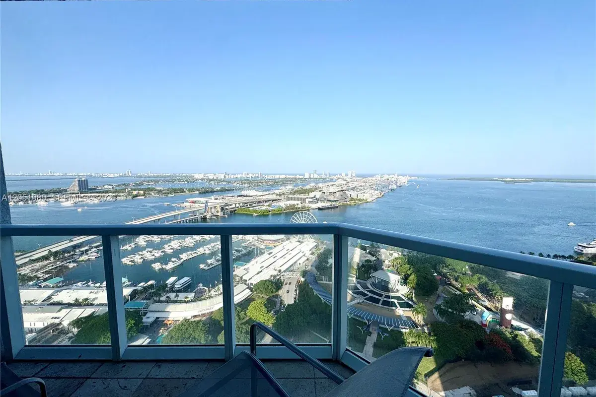 244 Biscayne Blvd # 3903, Miami FL 33132