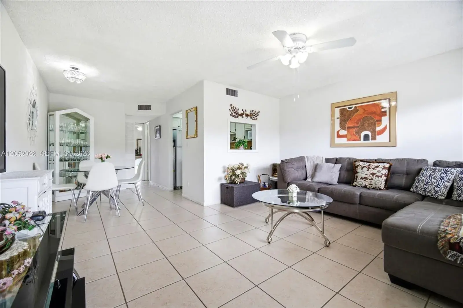 1 bedroom 1 bath Residential for sale at 9101 Sunrise Lakes Blvd # 218, Sunrise FL 33322
