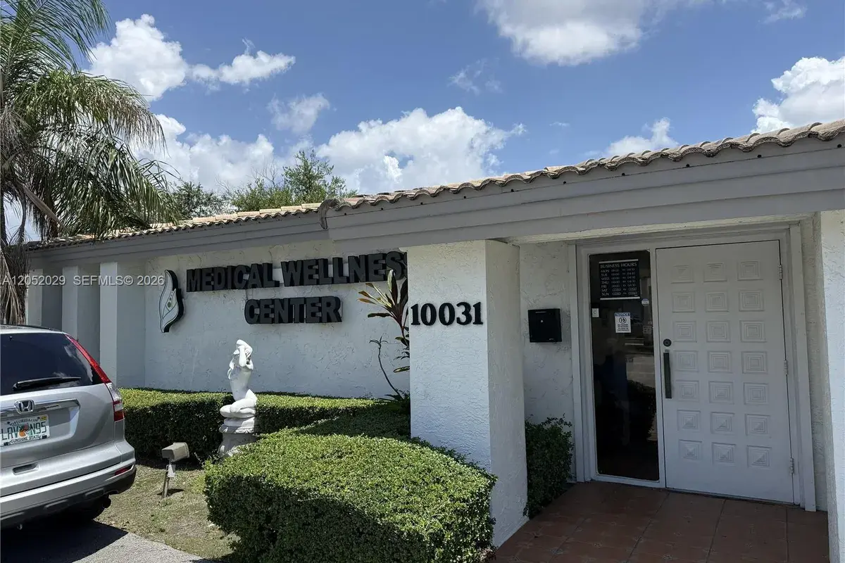 10031 SW 40th St, Miami FL 33165