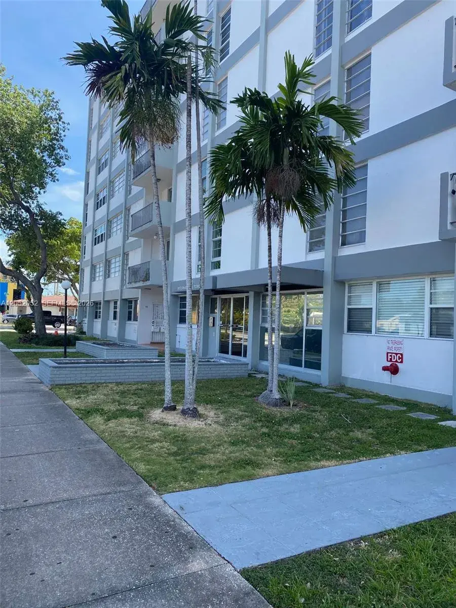 1 bedroom 1 bath Residential for sale at 1400 SW 27th Ave # 202, Miami FL 33145