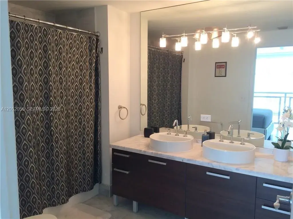 244 Biscayne Blvd # 442, Miami FL 33132