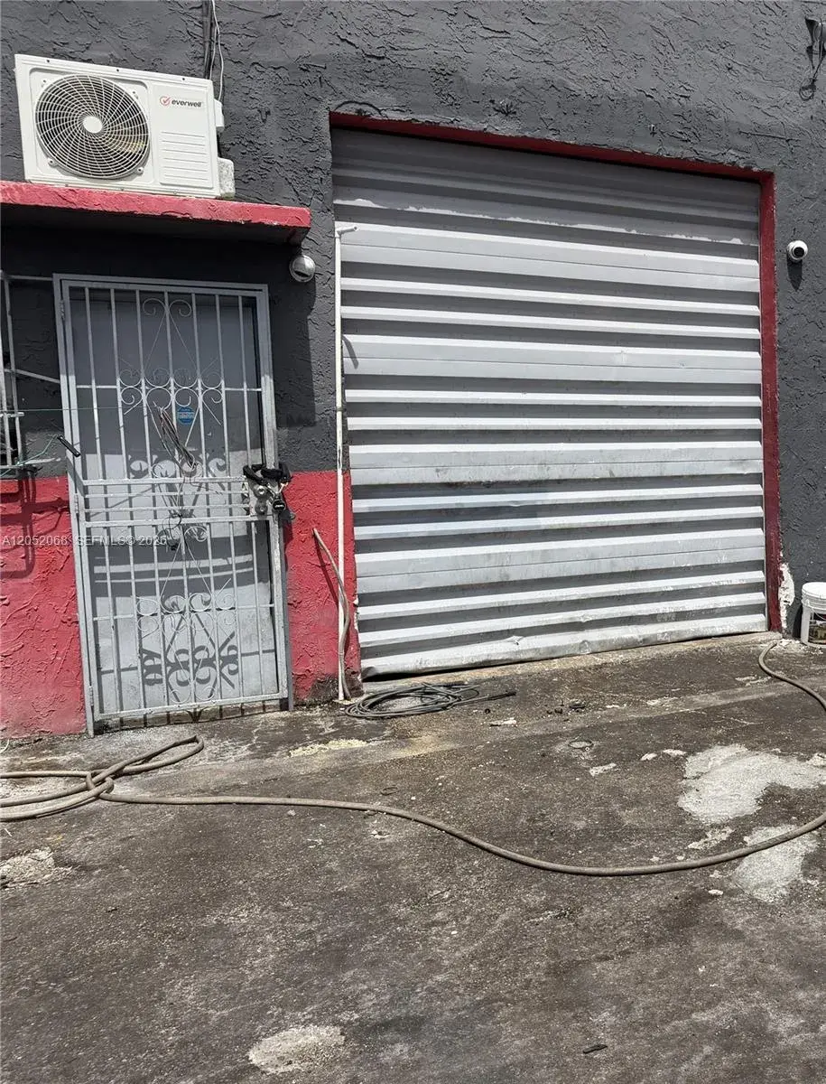 2561 NW 23rd St, Miami FL 33142