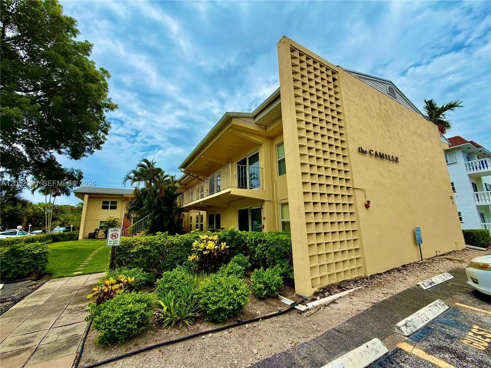 2352 NE 9th St # B, Fort Lauderdale FL 33304