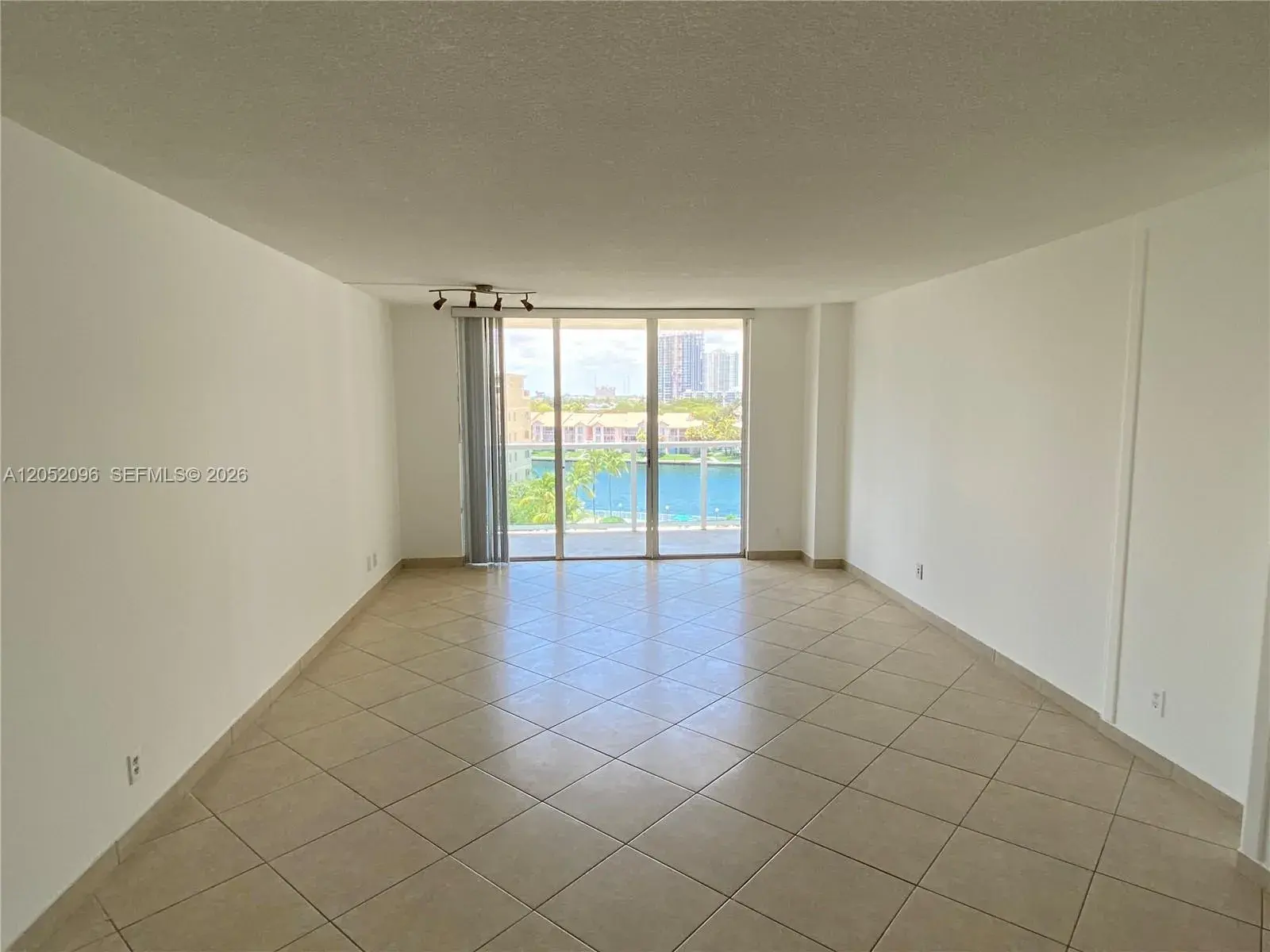 3800 S Ocean Dr # 611, Hollywood FL 33019