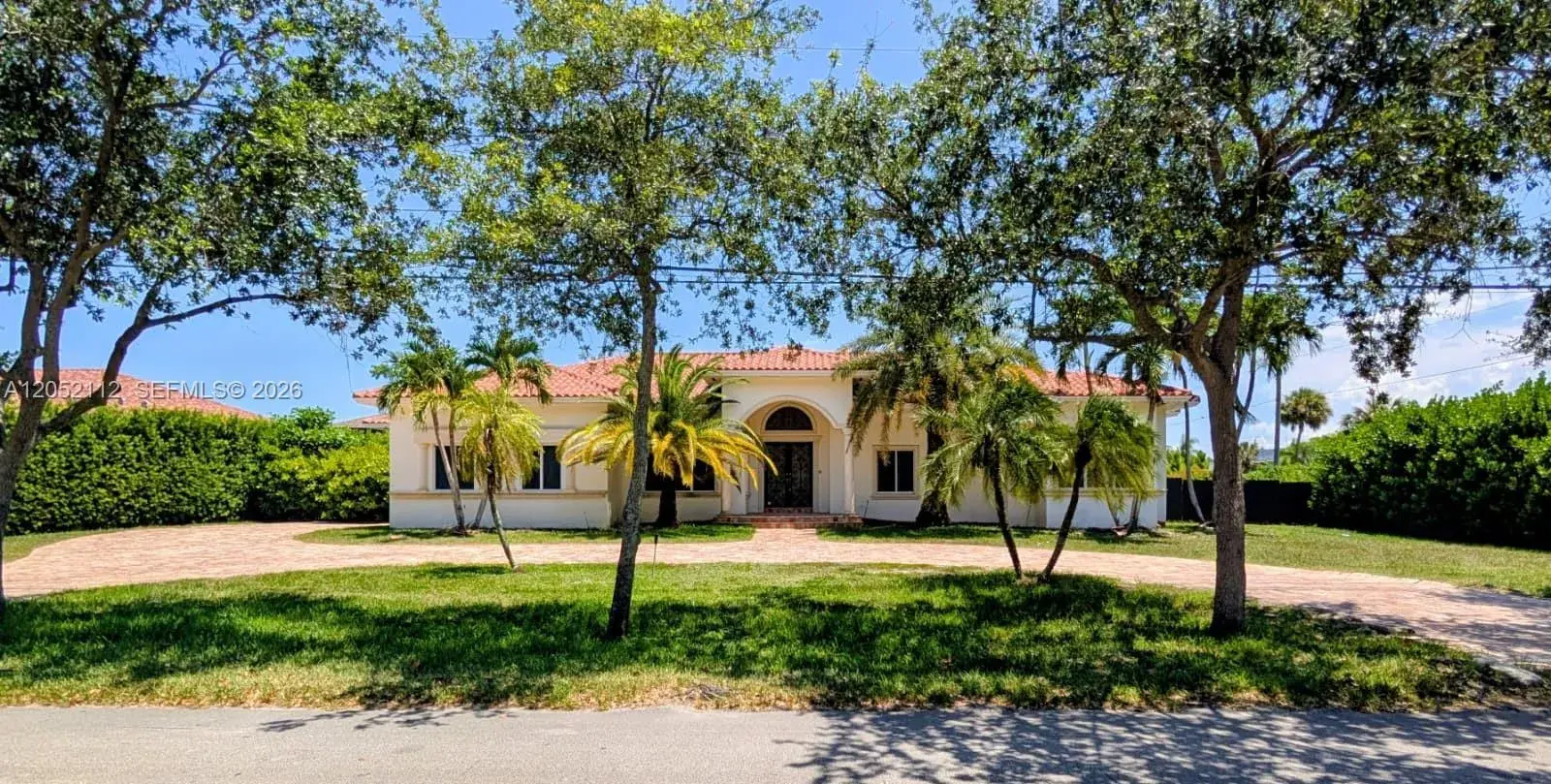 5 bedroom 5 bath Residential for sale at 6990 SW 90th St, Pinecrest FL 33156