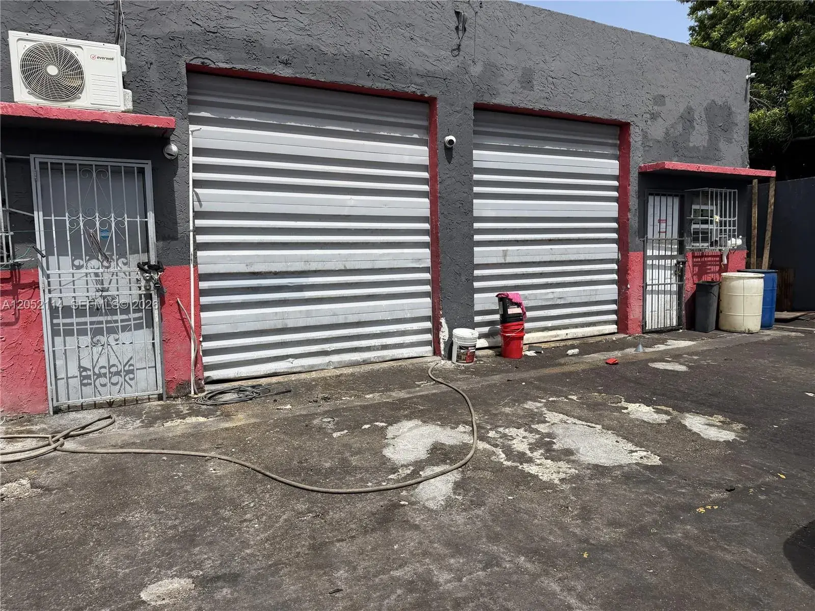 2563 NW 23rd St, Miami FL 33142