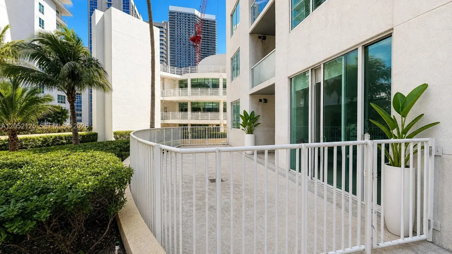 253 NE 2nd St # 802, Miami FL 33132