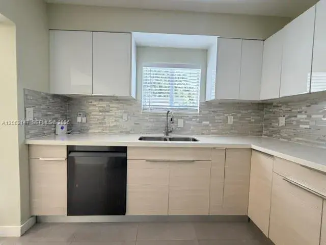1330 Marseille Dr, Miami Beach FL 33141
