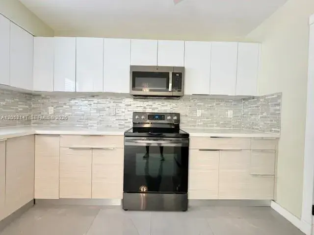 1330 Marseille Dr, Miami Beach FL 33141
