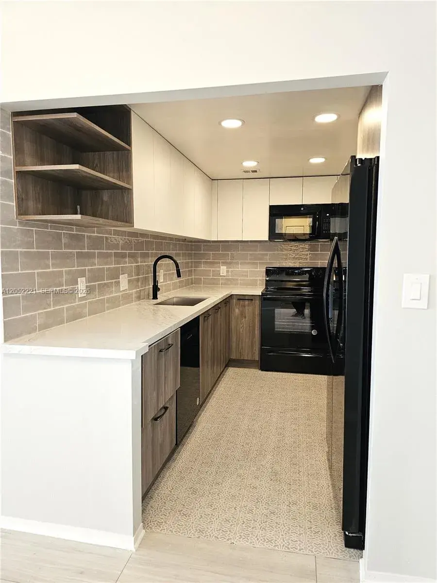 1985 S Ocean Dr # 5D, Hallandale Beach FL 33009