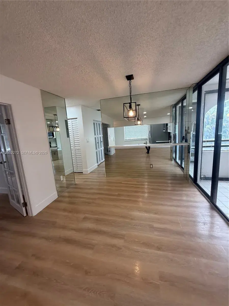 3553 Magellan Cir # 1, Aventura FL 33180