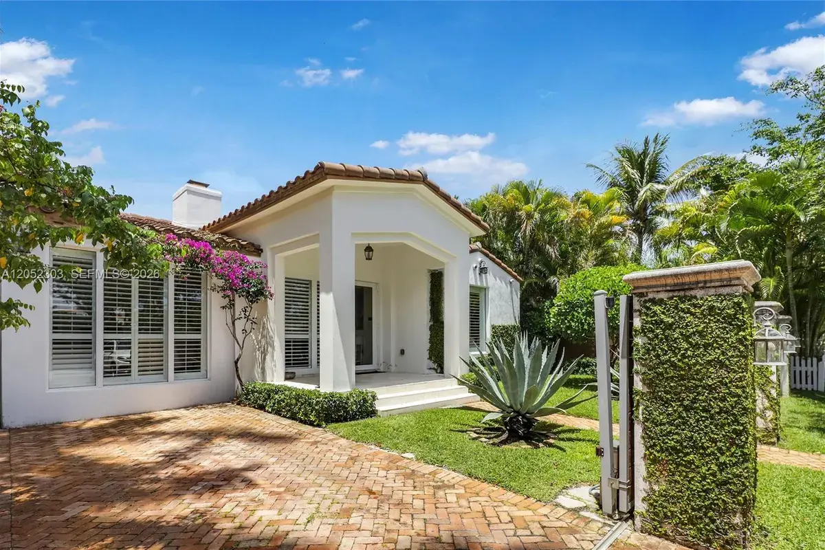 583 W 49th St, Miami Beach FL 33140