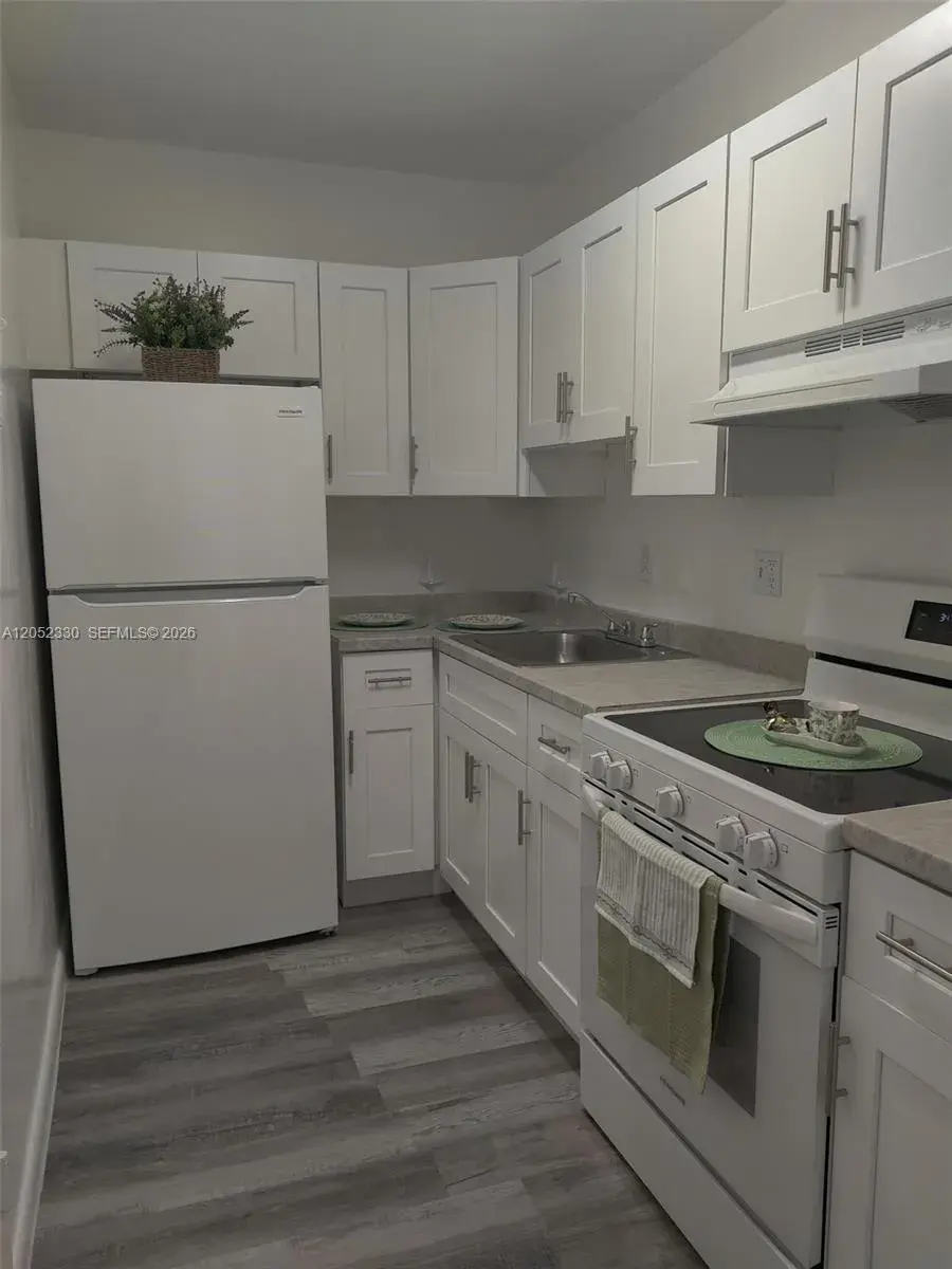 1 bedroom 1 bath Residential Lease for rent at 5970 NE 18th Ave # 924, Fort Lauderdale FL 33334