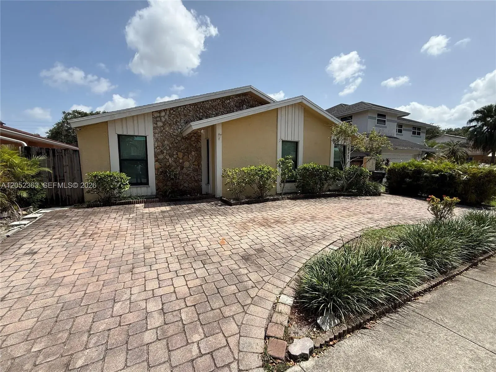 3 bedroom 2 bath Residential for sale at 3620 Farragut St, Hollywood FL 33021