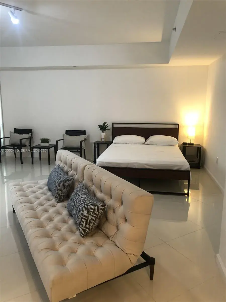 475 Brickell Ave # 4008, Miami FL 33131