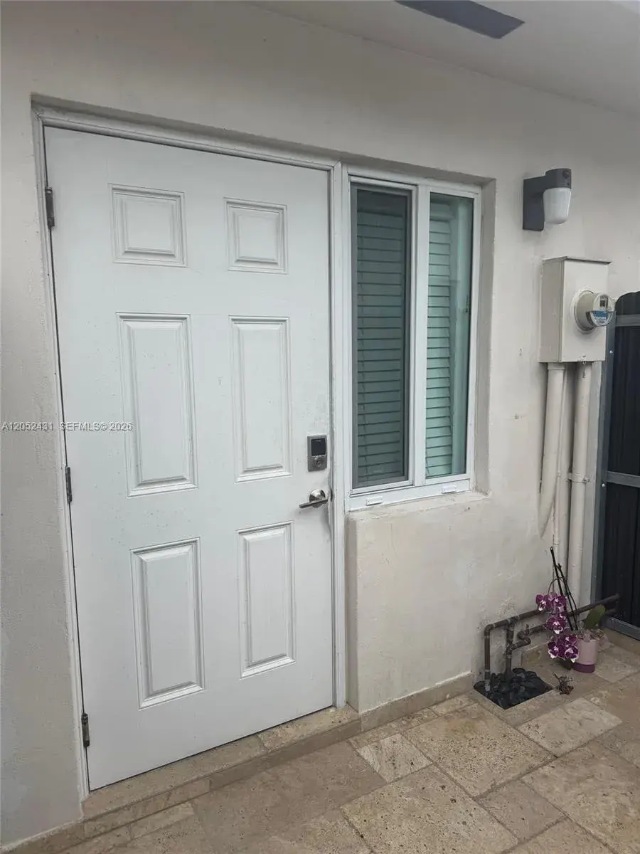 1 bedroom 1 bath Residential Lease for rent at 3340 SW 139th Ave # 1, Miami FL 33175