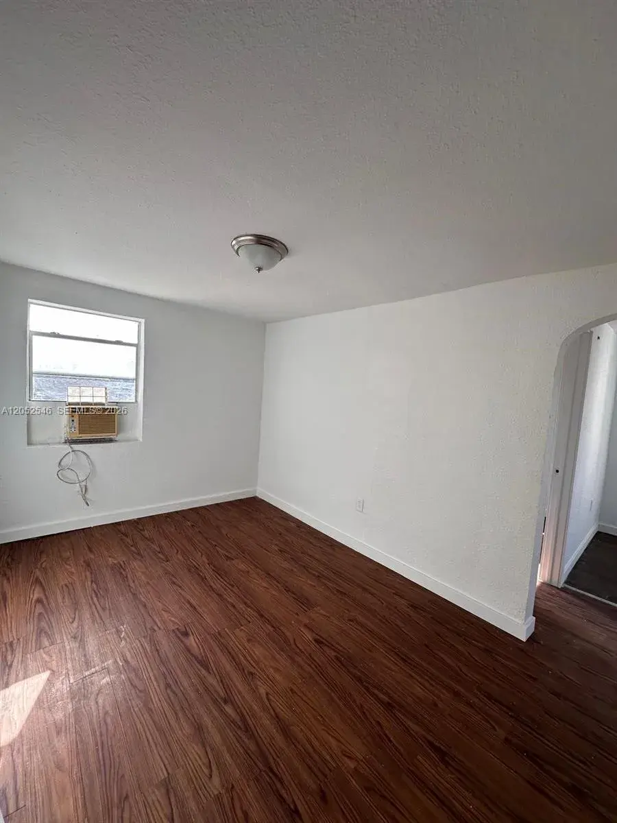 3660 NW 20th Ave # 4, Miami FL 33142