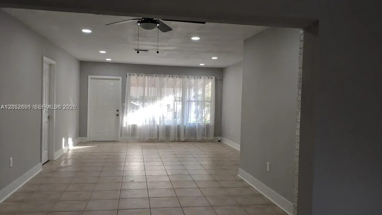 6461 Evans St, Hollywood FL 33024