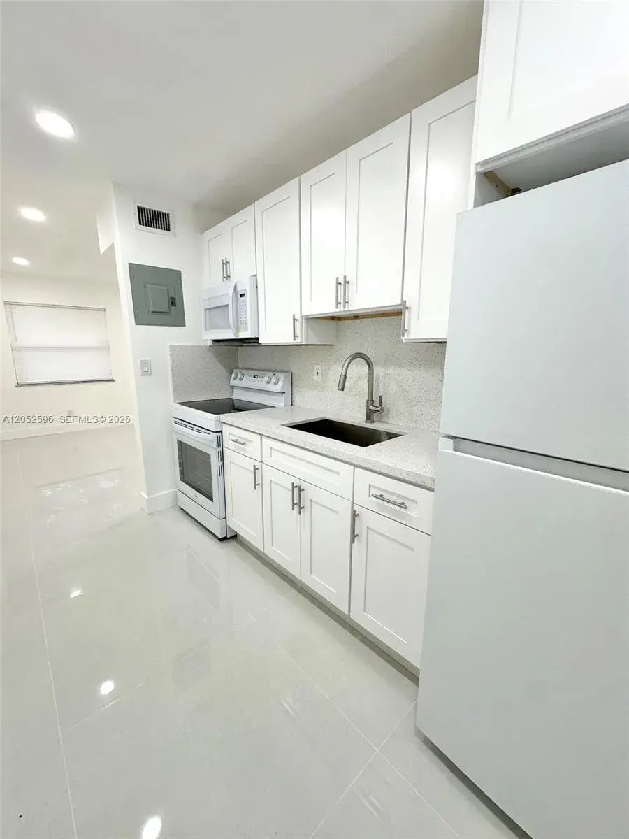 417 NW 7th Ter # 2, Fort Lauderdale FL 33311