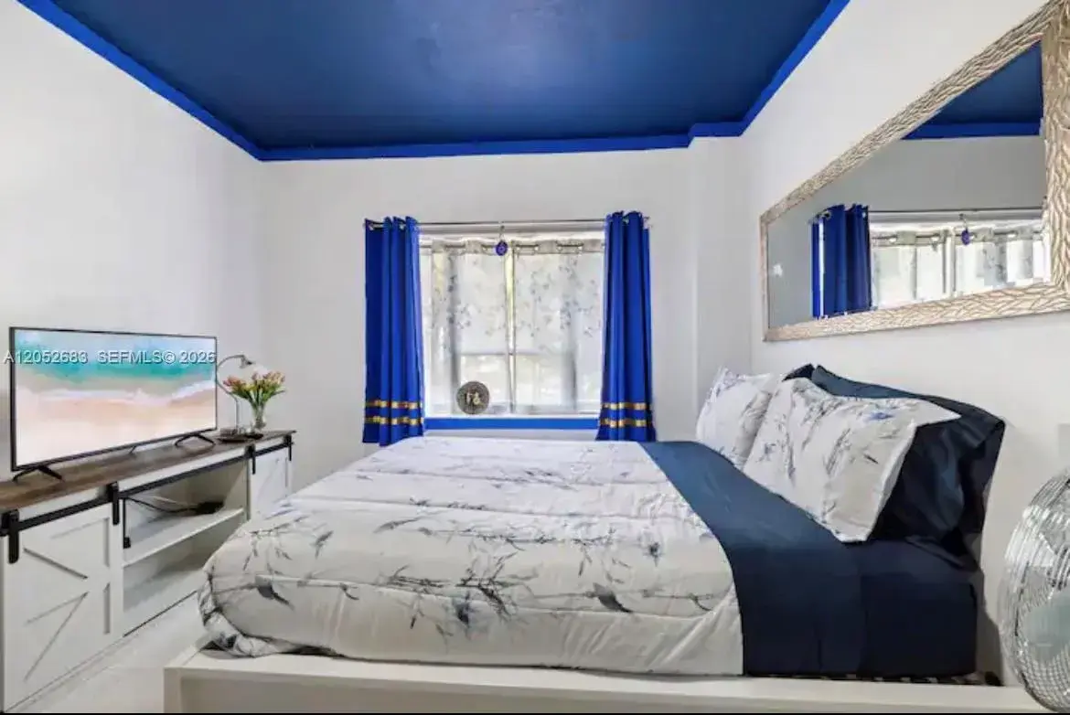 255 W 24th St # 302, Miami Beach FL 33140