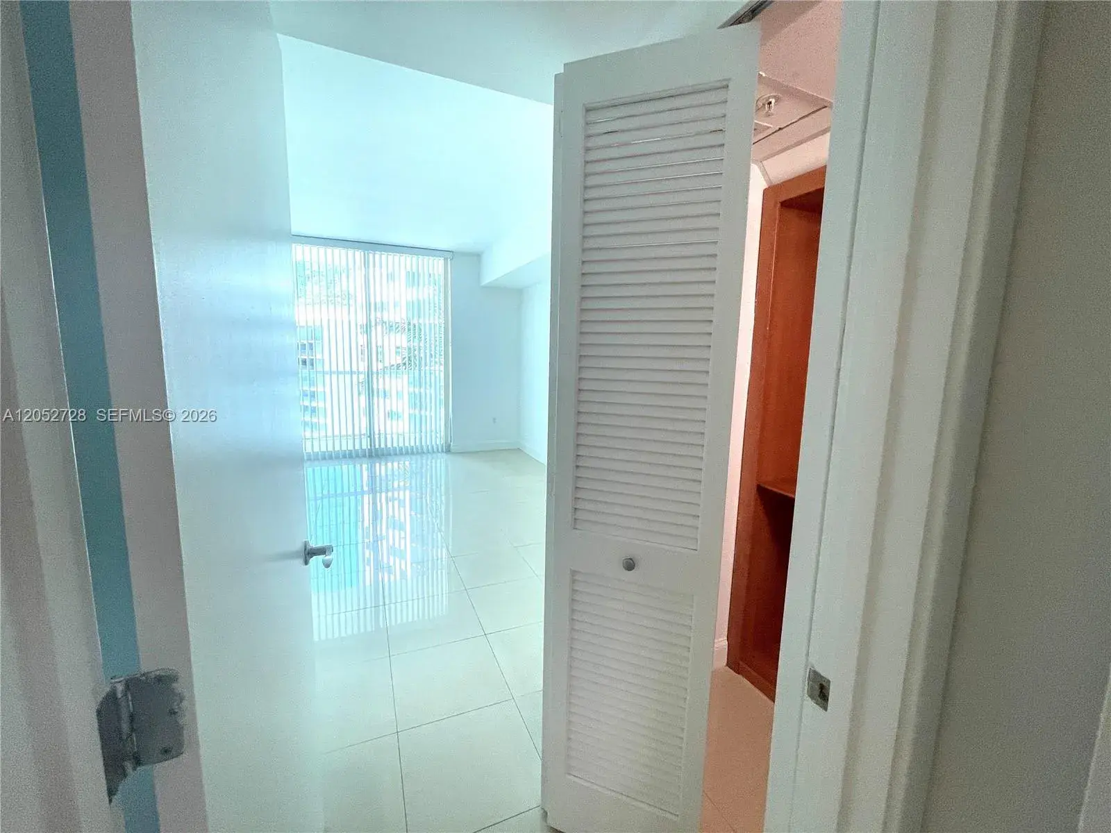 218 SE 14th St # 1004, Miami FL 33131