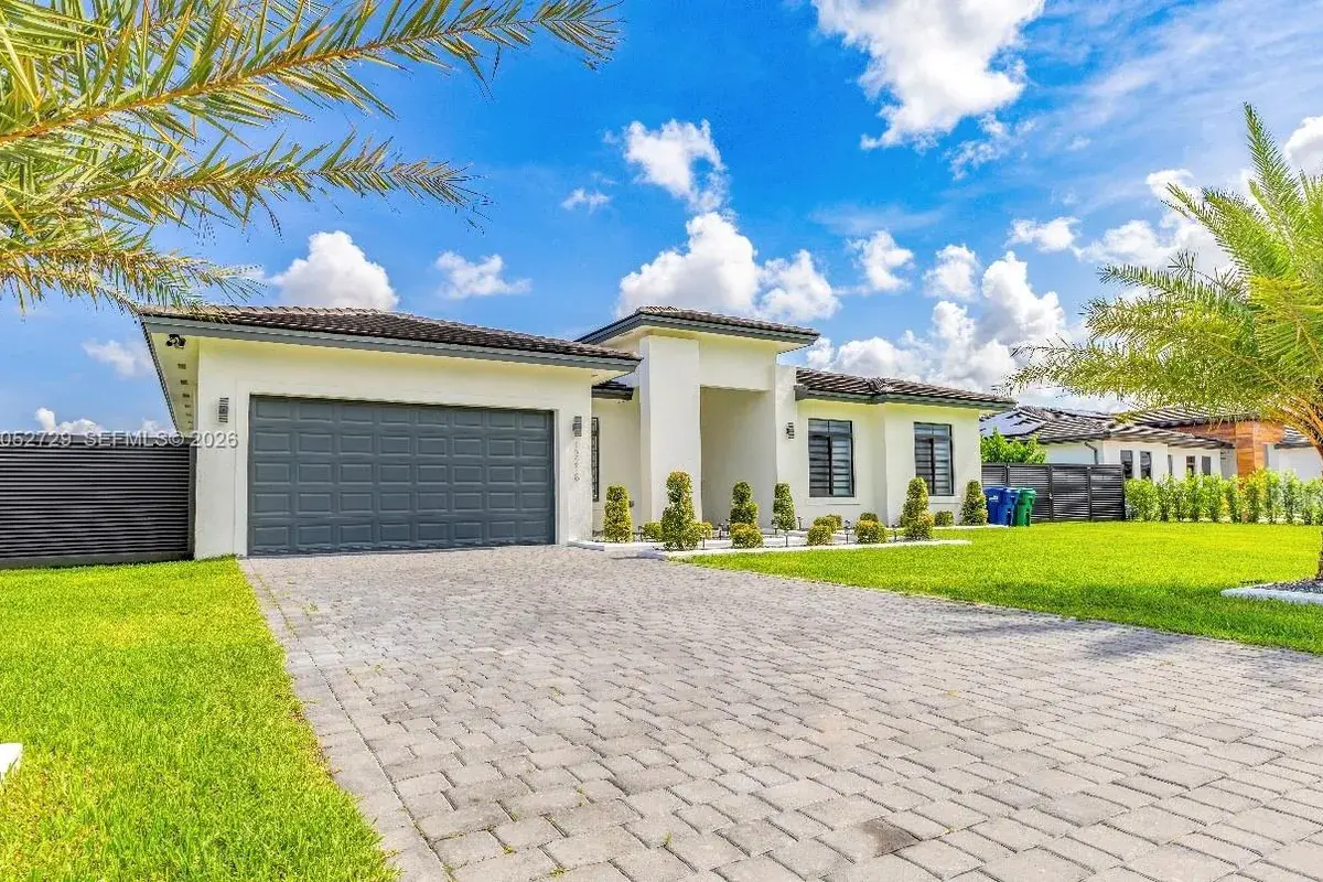 13218 SW 230th st, Miami FL 33170