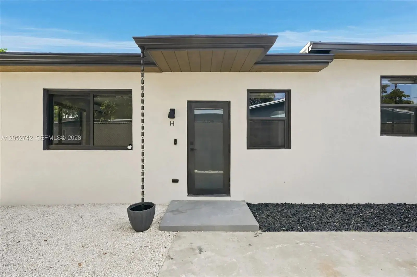 1861 NW 27th St # 3, Miami FL 33142