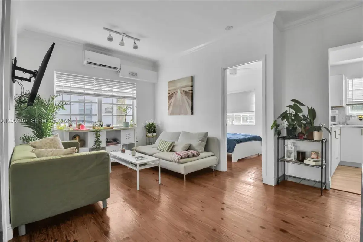 830 10th St # 1, Miami Beach FL 33139