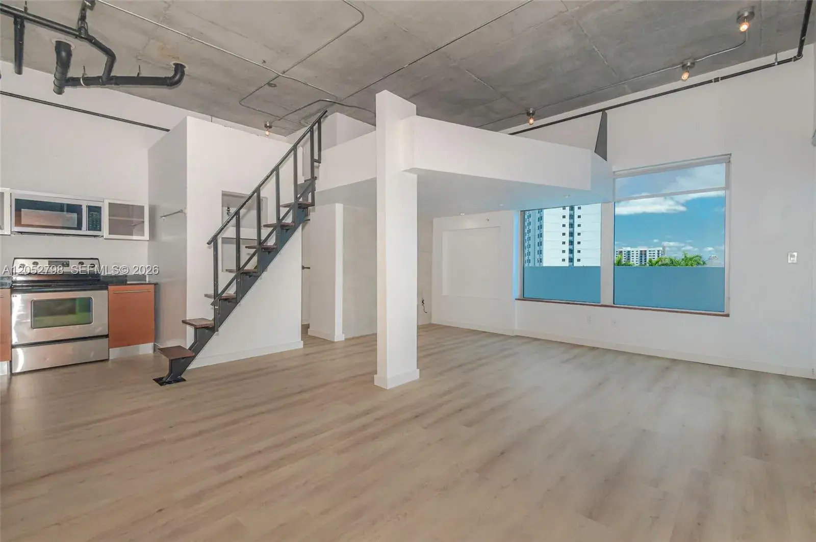 1 bedroom 1 bath Residential Lease for rent at 10 SW South River Dr # 607, Miami FL 33130