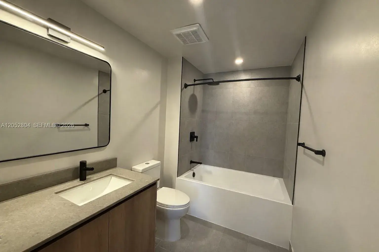 121 NE 5th St # 3013, Miami FL 33132
