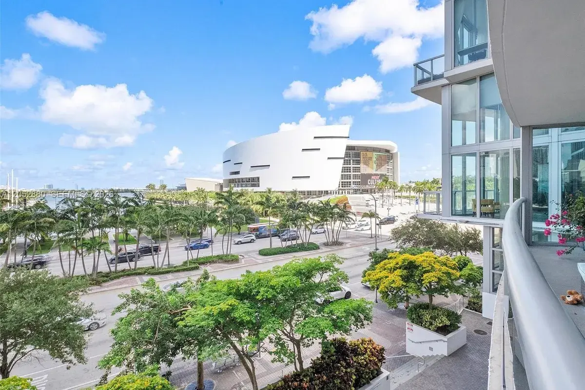 888 Biscayne Blvd # 309, Miami FL 33132