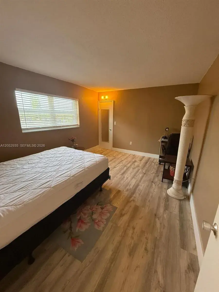 1747 Rodman St # 305, Hollywood FL 33020