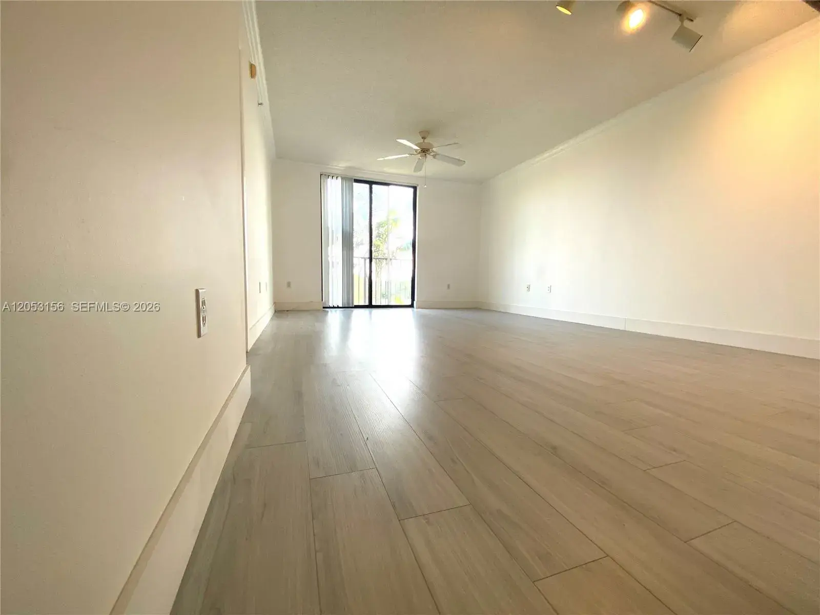1 bedroom 1 bath Residential Lease for rent at 1919 Van Buren St # 506A, Hollywood FL 33020