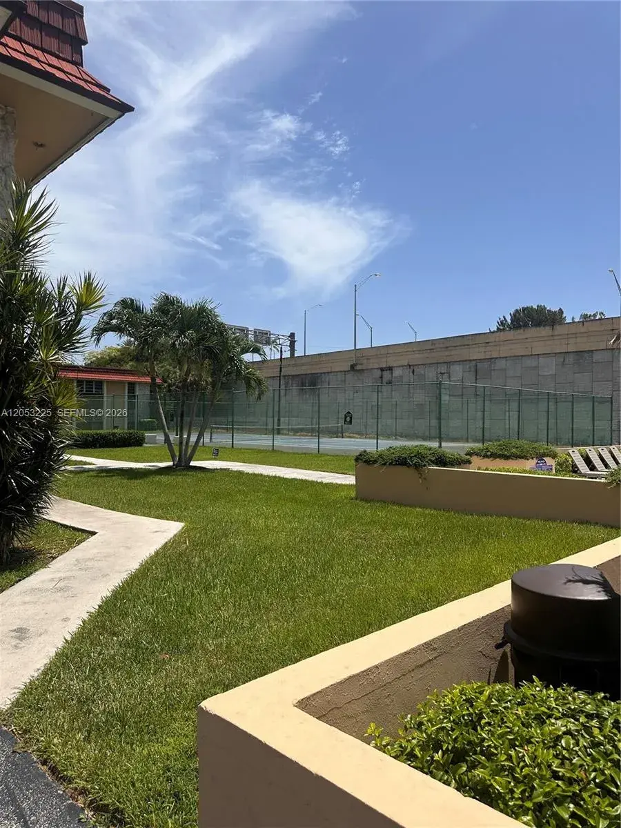 5325 SW 77th Ct # 107F, Miami FL 33155