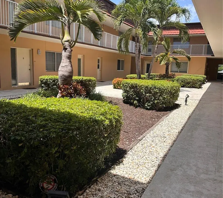 5325 SW 77th Ct # 107F, Miami FL 33155