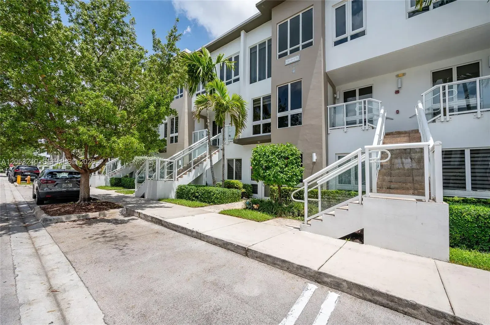 4 bedroom 2 bath Residential for sale at 10265 NW 63rd Ter # 204, Doral FL 33178