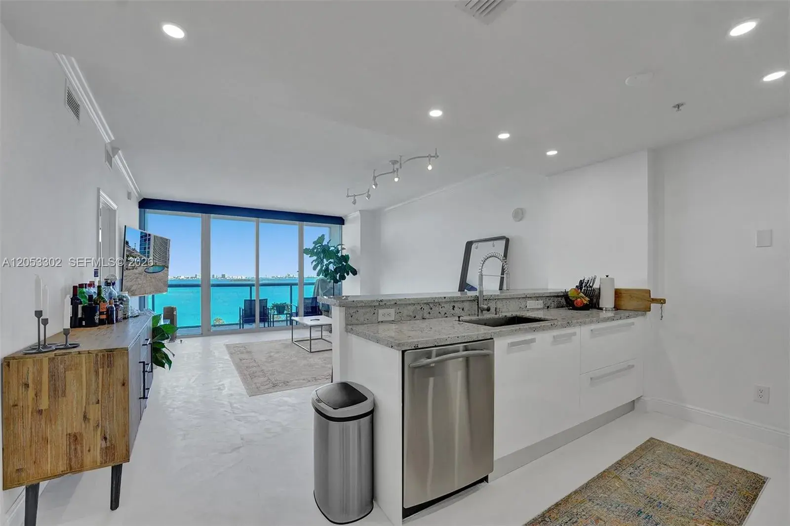 1 bedroom 1 bath Residential for sale at 601 NE 36th St # 811, Miami FL 33137