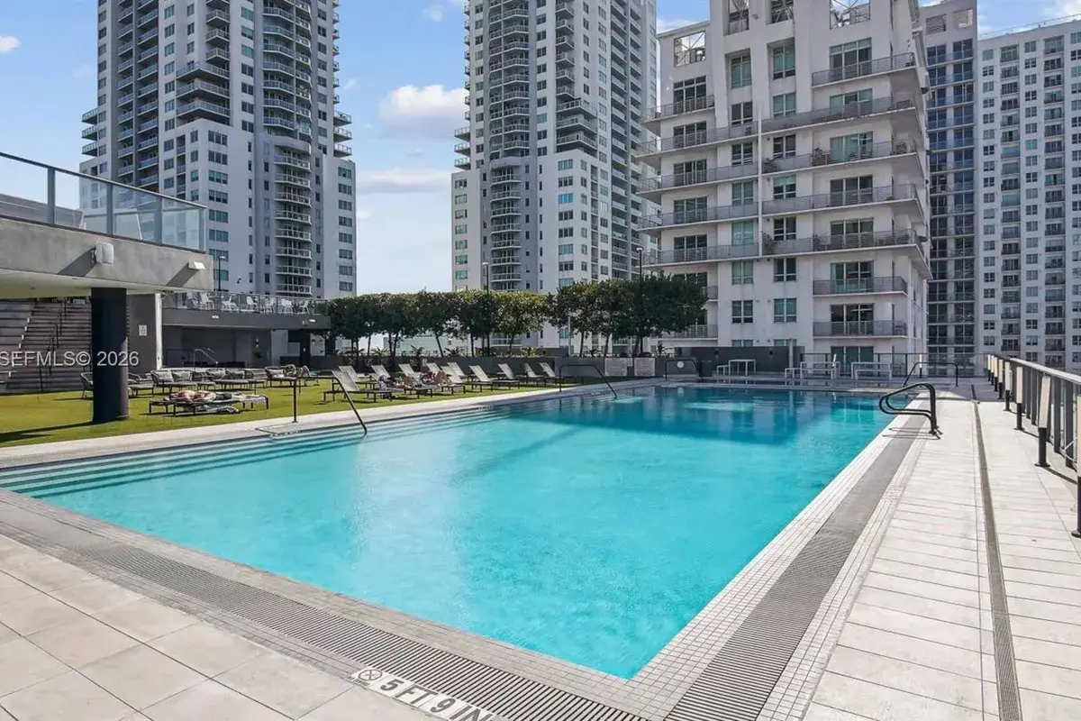 230 NE 4th Street # J1, Miami FL 33132