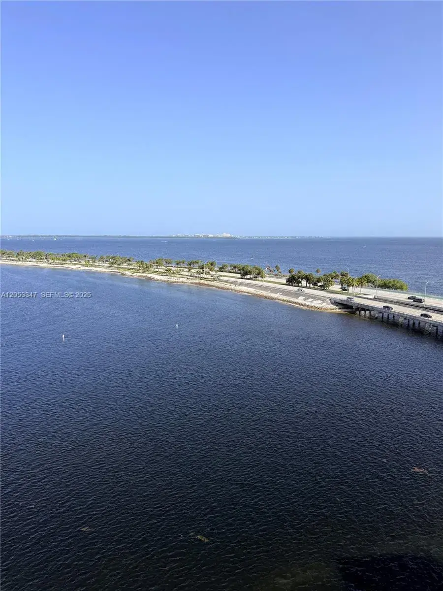 175 SE 25 ROAD # 902, Miami FL 33129