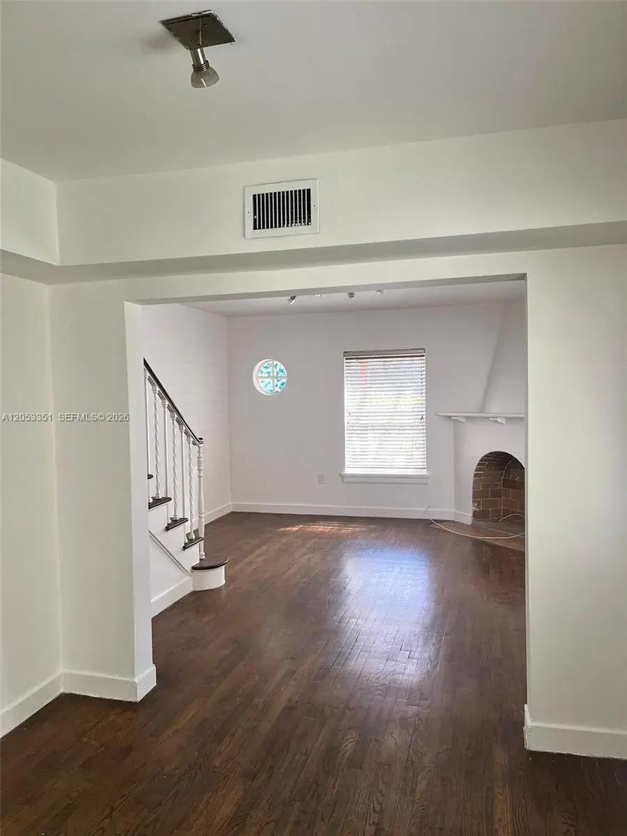 833 W 39th St # 2, Miami Beach FL 33140