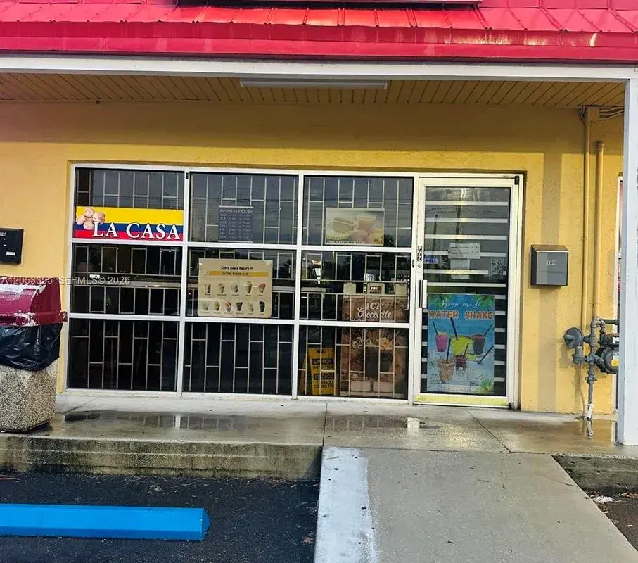 8206 W Waters Ave, Tampa FL 33615
