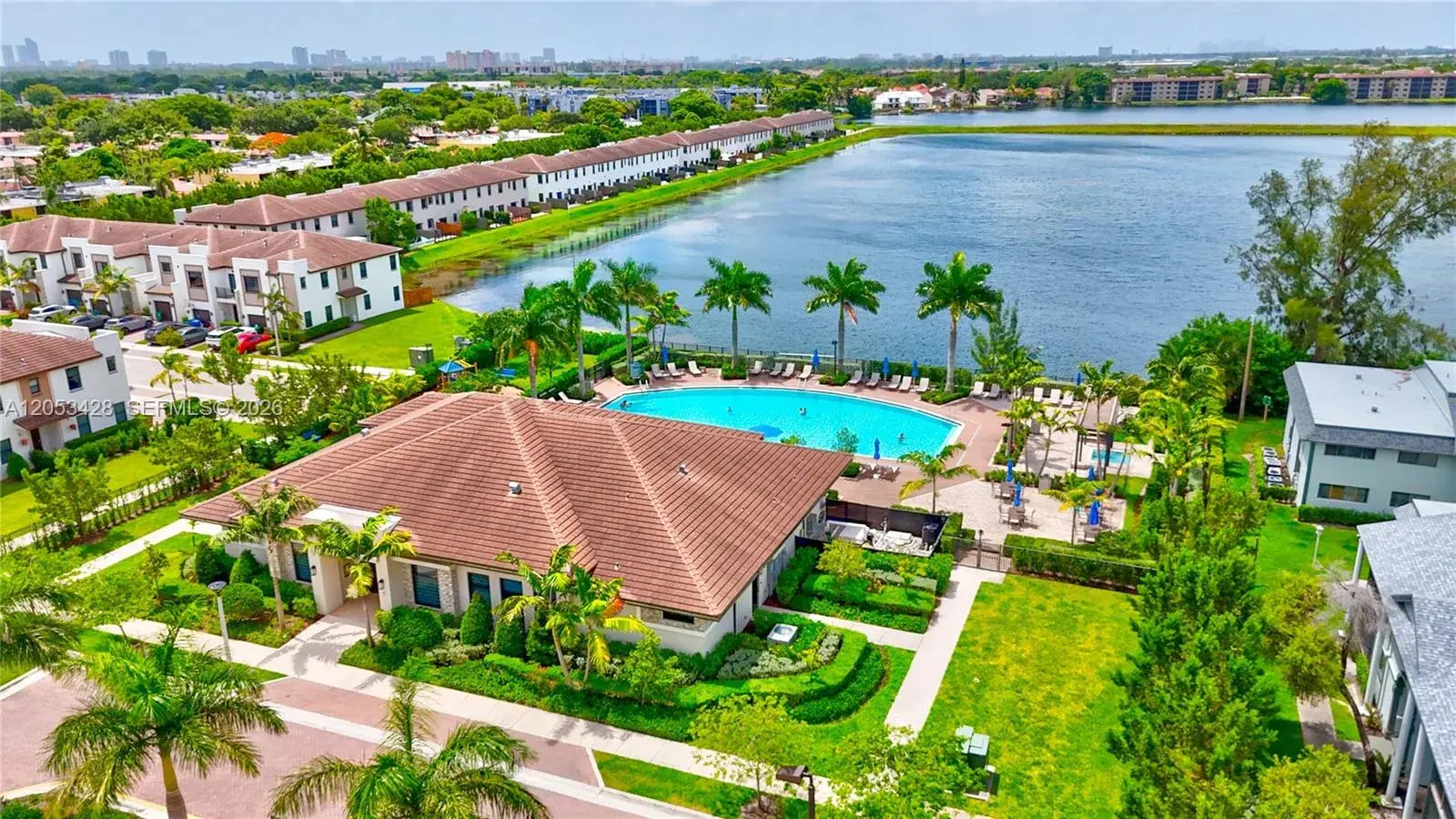 953 NE 211th St, Miami FL 33179